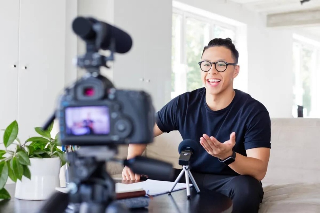 Instagram Mastery: The Airbnb Host's Guide to Boosting Bookings