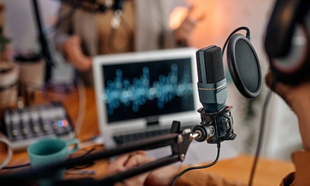 Boost Your Business with the Best Airbnb Podcasts in the Vacation Rental Industry
