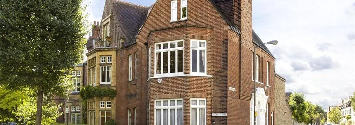 The Insider's Guide to Profitable Airbnb Hosting in Wandsworth, Greater London