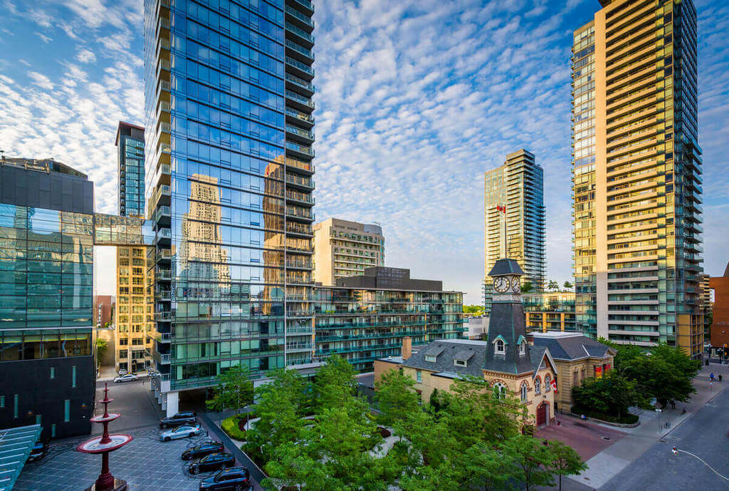 Best Toronto Neighbourhoods for an Airbnb