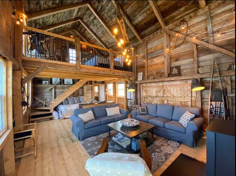 Halls Harbour BARN Cottage w/Hot Tub