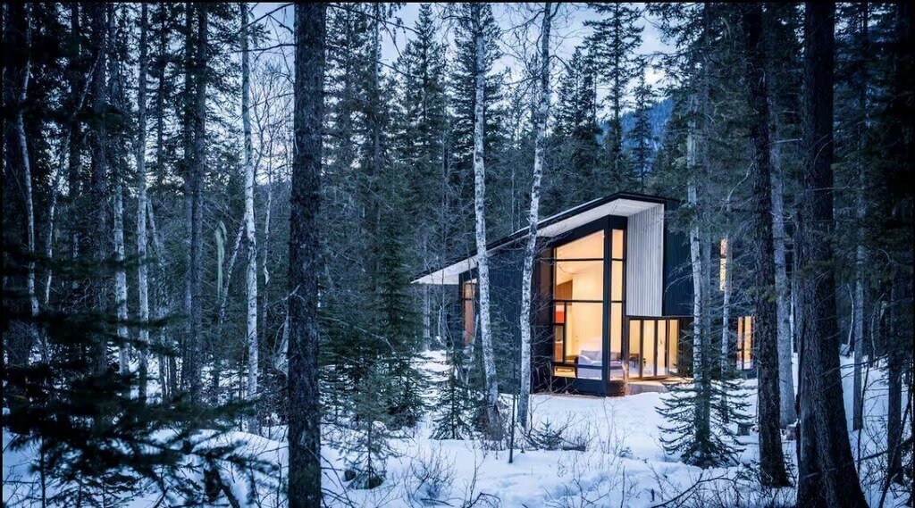 Ultimate Modern Escape - Golden BC