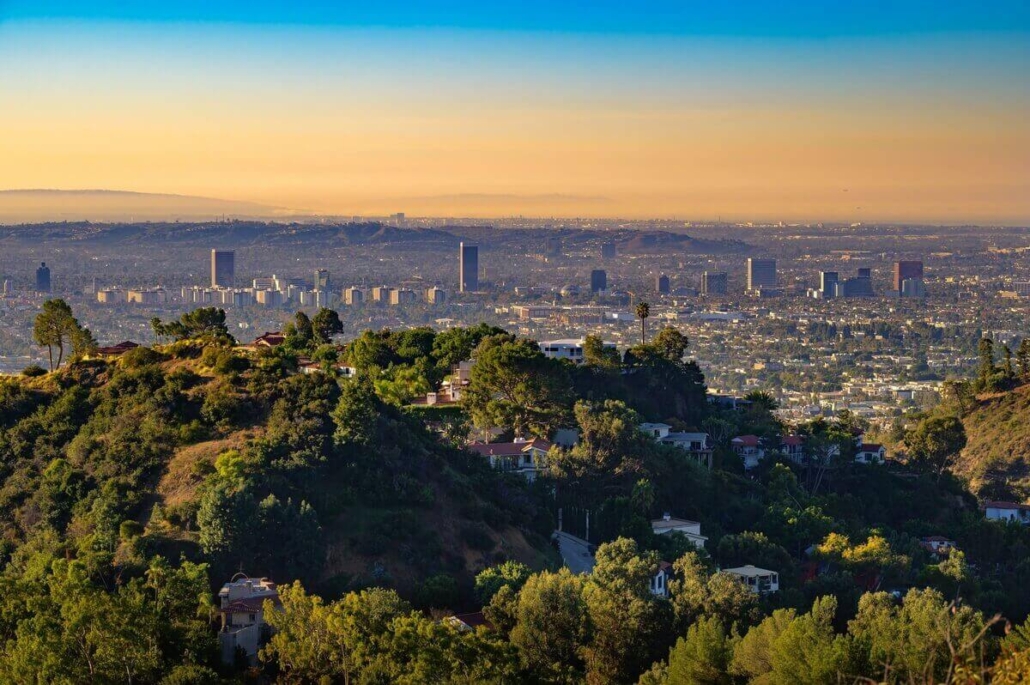 los angeles airbnb neighborhood investment-