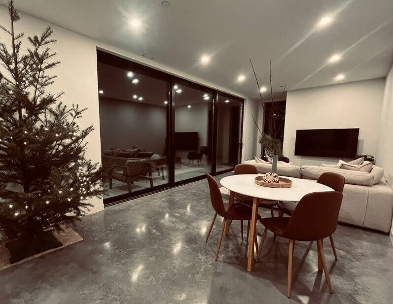 2 Bedroom Luxury New Home with Private Hot Tub and Views