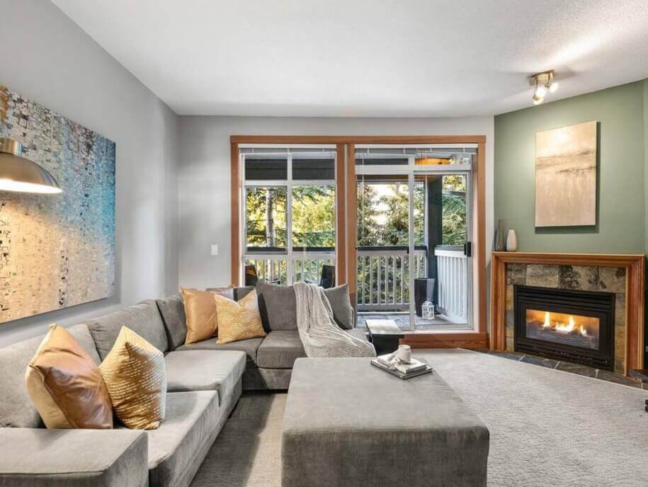Mountain Escape with Amazing Views,  Fireplace and Parking