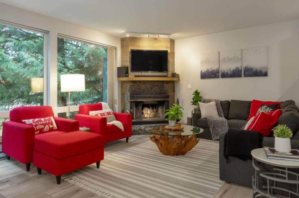 Private Hot-tub, ski-in, cozy near Lifts & Village