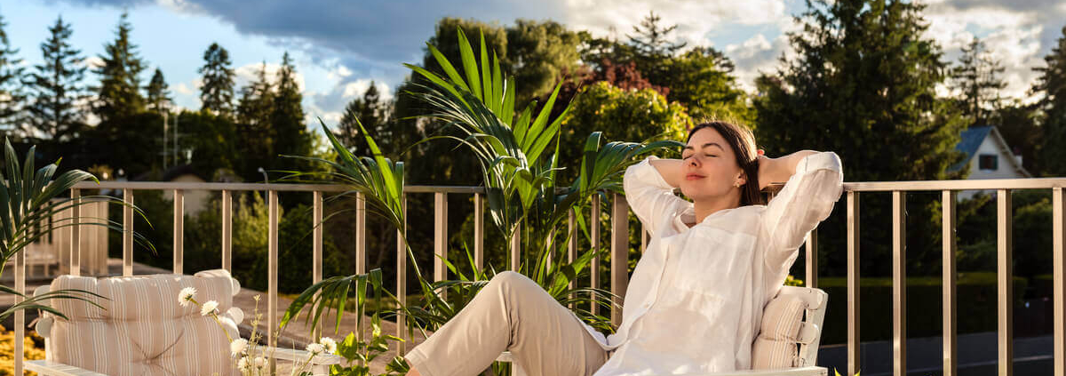 Airbnb Backyard Ideas That Turn Outdoor Space Into a Booking Magnet