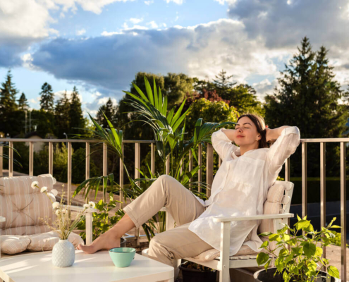 Airbnb Backyard Ideas That Turn Outdoor Space Into a Booking Magnet