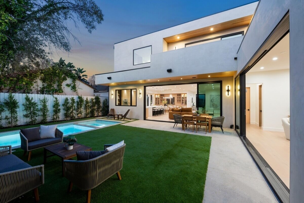 Airbnb Backyard Ideas That Turn Outdoor Space Into a Booking Magnet
