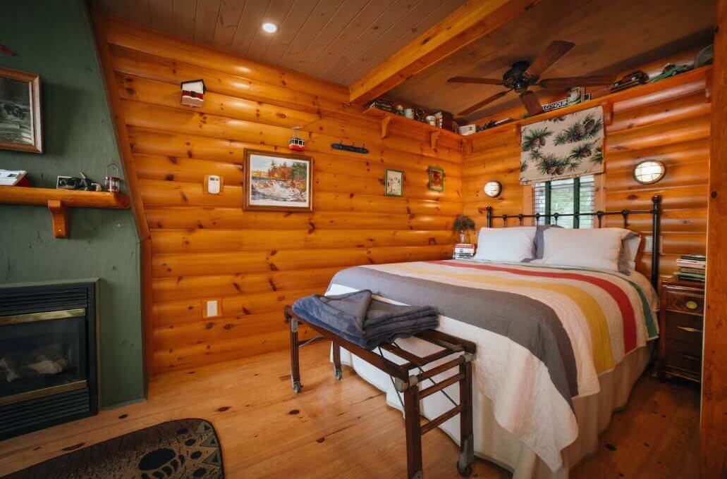 Cozy Chalet • Fireplace • Algonquin Pass