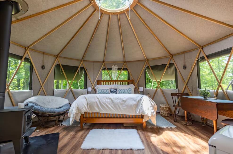 Luxury Eco-Yurt: Nature Retreat by Charleston Lake